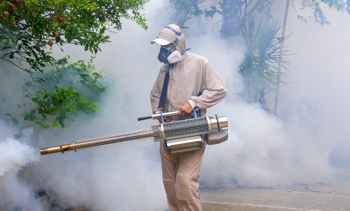 mosquito control service outdoor worker by pest control service hyderabad